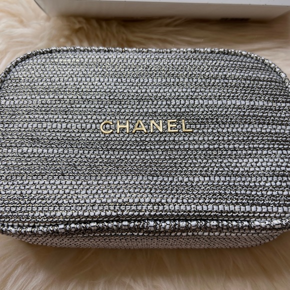 Brand NEW Chanel Holiday Stay Polished Manicure Set 🥳 - Picture 4 of 13